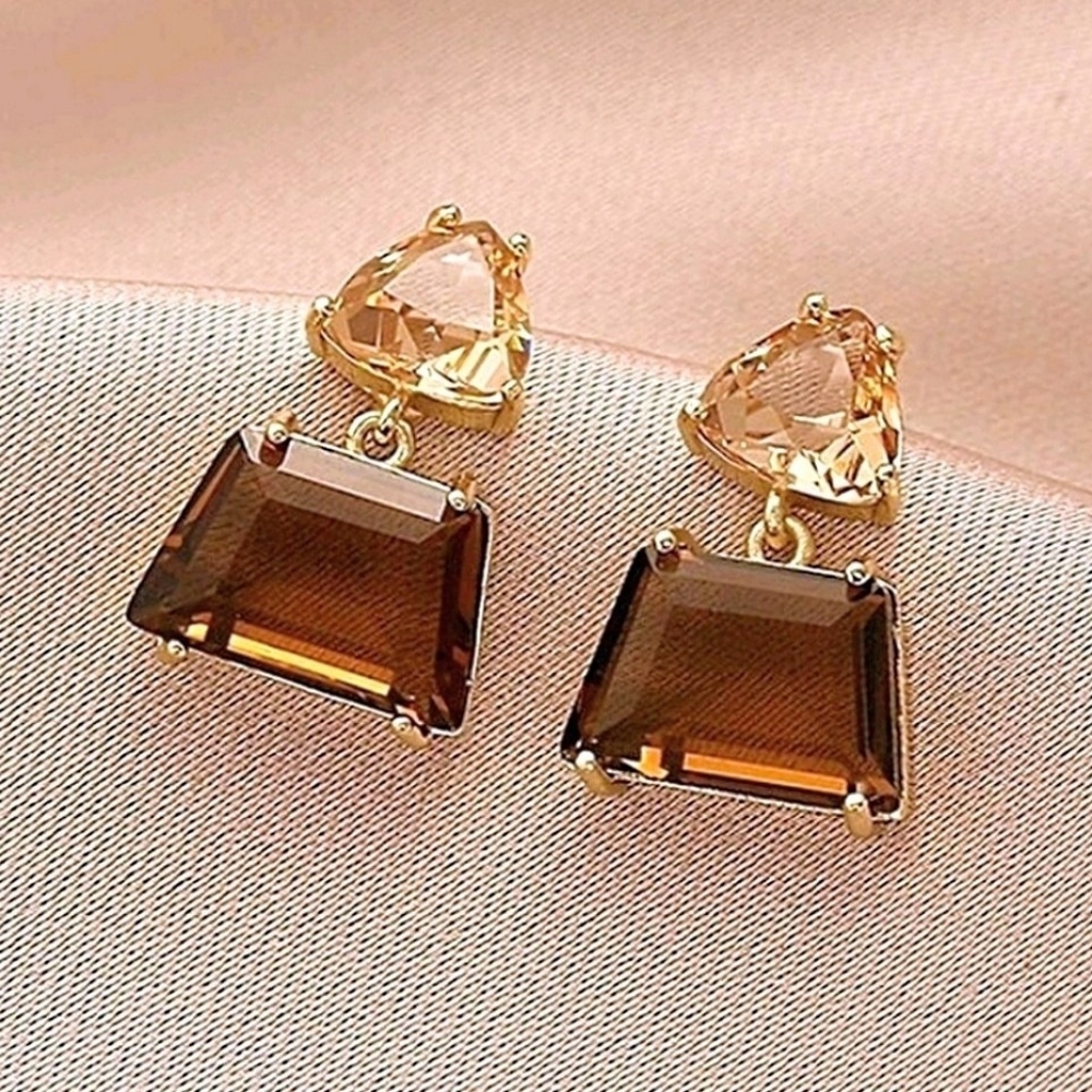 18K Gold Small Coffee Brown Glass Earrings Square
